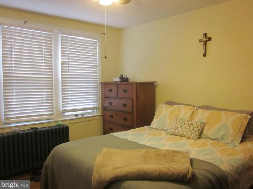 6218 Erdrick St, Philadelphia PA 19135-3504 exterior