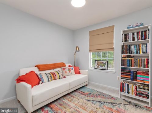 6070 Alexander Ave, Alexandria VA  22310-4382 exterior