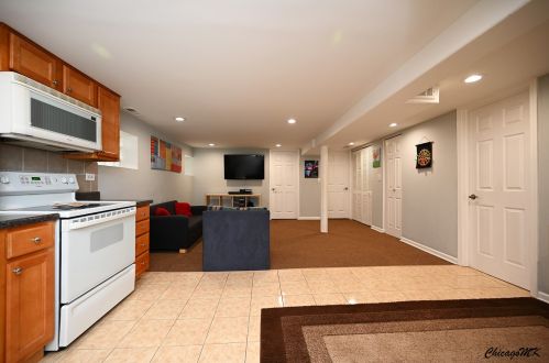 3807 Odell Ave, Chicago IL 60634-3404 exterior