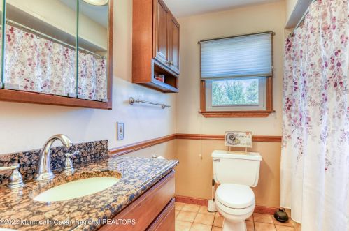 26 Laurelton Ave, Jackson Twp NJ  08527-2437 exterior