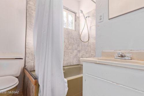 834 Lee St, Tucson AZ 85719-3932 exterior