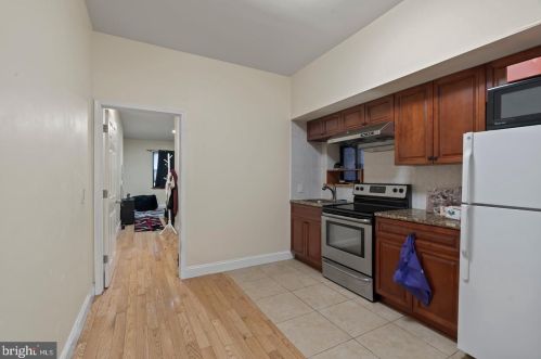 1336 Girard Ave, Philadelphia PA 19122-4212 exterior