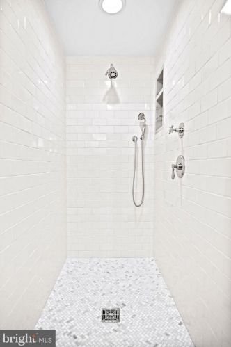 3324 Reservoir Rd, Washington DC  20007-2311 exterior