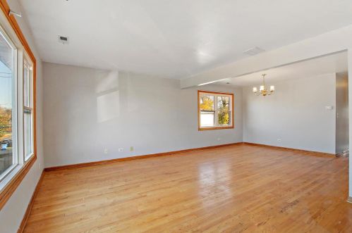 6601 Cornelia Ave, Chicago IL 60618-6035 exterior