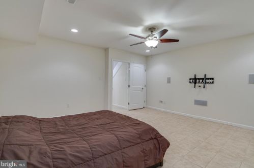 522 Carpenter St, Philadelphia PA 19147-4033 exterior