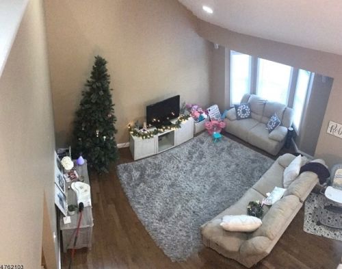 124 Barclay Dr, Nutley NJ  07110-3912 exterior