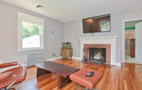 109 Flagg St, Worcester MA  01602-1454 exterior