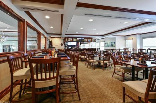 132 Glen Eagle Cir, Naples FL 34104-5714 exterior