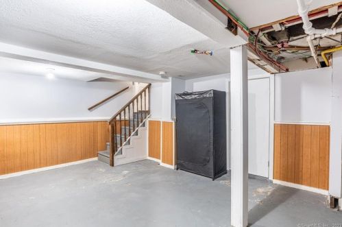 42 Clayton St, Milford CT 06461-2941 exterior