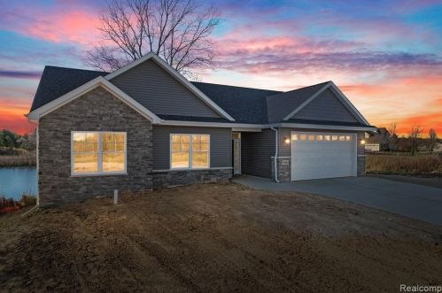 10478 Pne Vly Dr, Grand Blanc MI 48439-2677 exterior