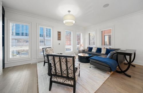 1630 Pr Ave, Chicago IL 60653-3207 exterior