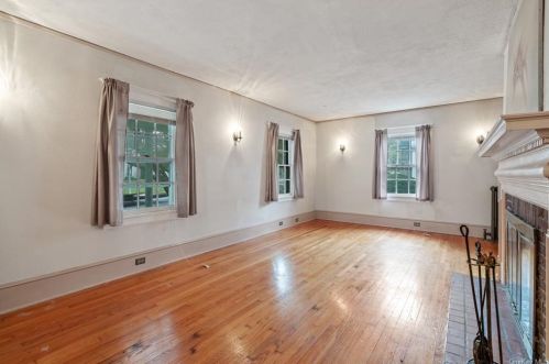 146 Hooker Ave, Poughkeepsie NY  12601-4935 exterior