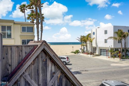 104 La Brea St, Oxnard, CA 93035-3928