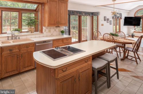 102 Kelly Ln, Media PA 19063-2018 exterior