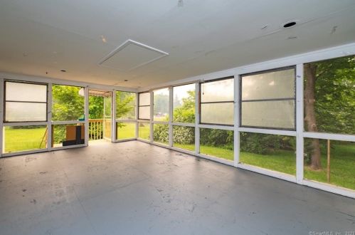 38 Belvedere Rd, North Haven CT 06473-3911 exterior