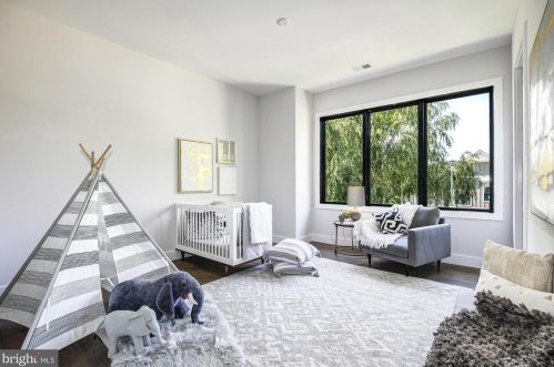 6160 Hardy Dr, Mc Lean VA 22101-3112 exterior