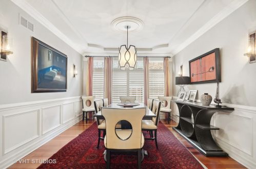 832 Colfax Ave, Elmhurst IL 60126-4535 exterior