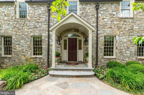 1107 Harvey Rd, Mc Lean, VA 22101-2227