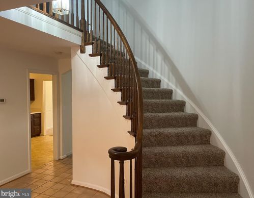 15305 Manor Village Ln, Rockville MD  20853-1834 exterior