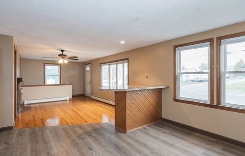 129 Lancaster Ave, West Springfield MA 01089-2235 exterior