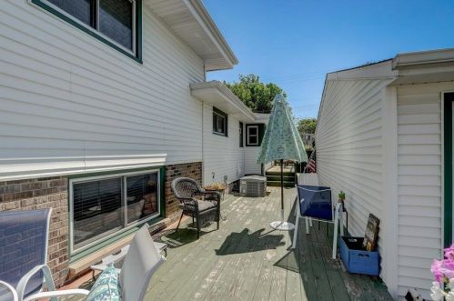 2501 Clayton Crst Ave, Milwaukee WI 53221-3735 exterior