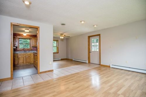 16 Attawaugan Xing Rd, Killingly CT 06241-1602 exterior