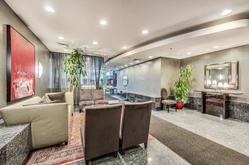 110 Delaware Pl, Chicago IL  60610-3215 exterior