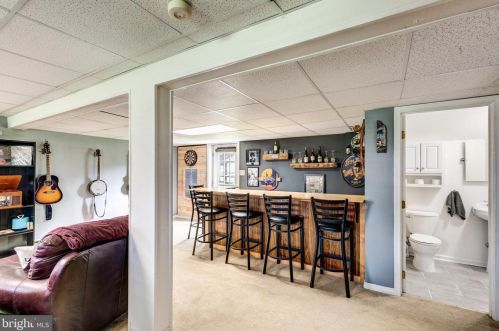 20 Colonial Ct, Littlestown PA 17340-1528 exterior