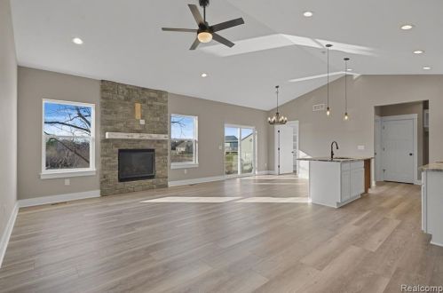 10478 Pne Vly Dr, Grand Blanc MI 48439-2677 exterior