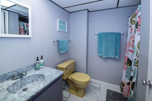 3842 84, Milwaukee WI 53228-1706 exterior