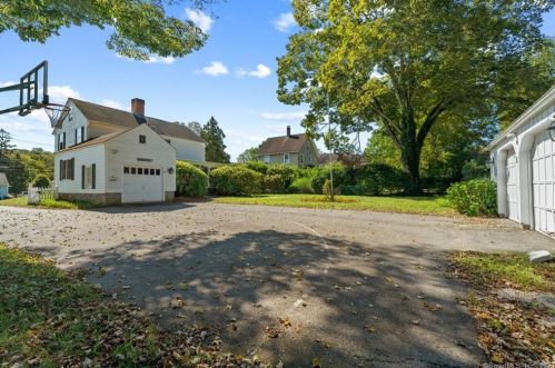 60 Elm St, Deep River CT 06417-1687 exterior