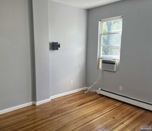 540 Kipp St, Teaneck NJ  07666-1632 exterior