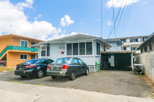 731 Paani St, Honolulu, HI 96826-4219