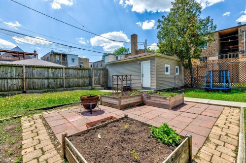 4951 Medill Ave, Chicago IL 60647-2424 exterior