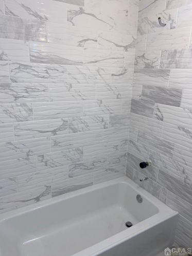 221 College Dr, Edison NJ  08817-5994 exterior