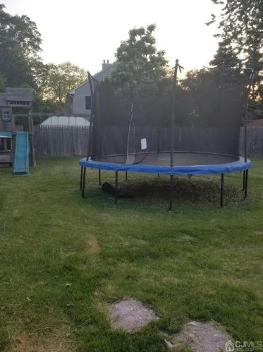 51 Sturgis Rd, Edison NJ 08817-4071 exterior