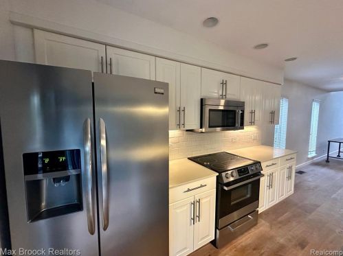 799 Emmons Ave, Bham MI  48009-2087 exterior