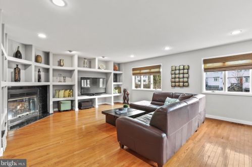 7 Hanover Ct, Princeton NJ 08540-7067 exterior