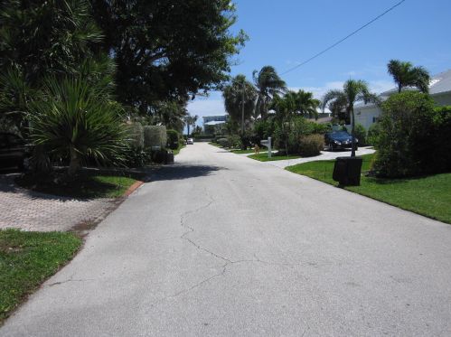 17 Hersey Dr, Boynton Beach FL 33435-7017 exterior