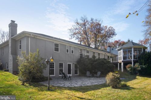 9101 Cherbourg Dr, Rockville MD 20854-3107 exterior