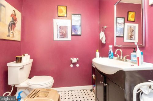 4921 Hazel Ave, Philadelphia PA 19143-2005 exterior