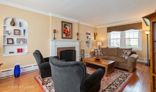 6514 Ponchartrain Blvd, Chicago, IL 60646-2725