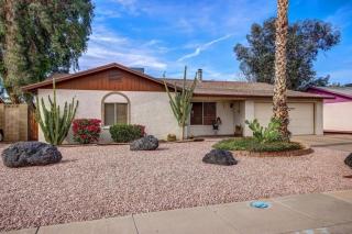 4032 Shangri La Rd, Phoenix AZ  85028-2916 exterior