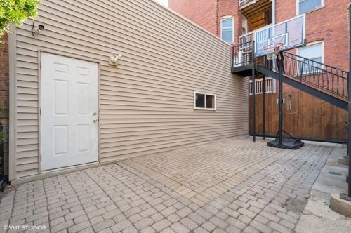 3705 Magnolia Ave, Chicago IL 60660-1496 exterior