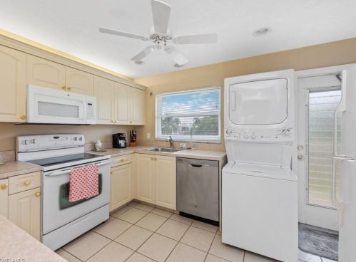 1100 8th Ave, Naples FL 34102-6928 exterior