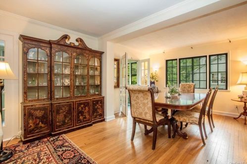 21 Pne Rd, Briarcliff NY 10510-2203 exterior