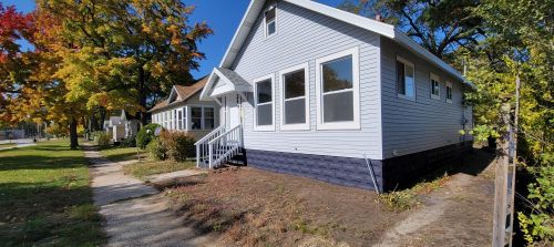 246 Laketon Ave, Meskegon MI  49441-2665 exterior