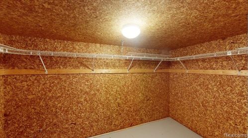 1226 Kings Cv Ct, Rochester MI 48306-4226 exterior