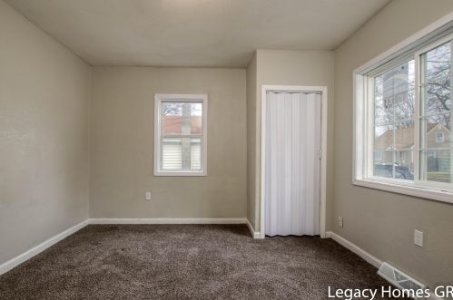 3125 6th St, Meskegon MI  49444-2844 exterior