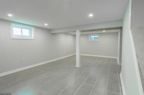 78 Henshaw Ave, Springfield NJ  07081-2210 exterior